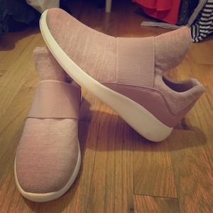 Donna Karan sneakers size 7